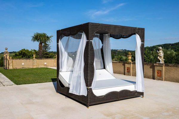 DFN-srl-luxury-ooutdoor-furniture-wezen-canopy-bed
