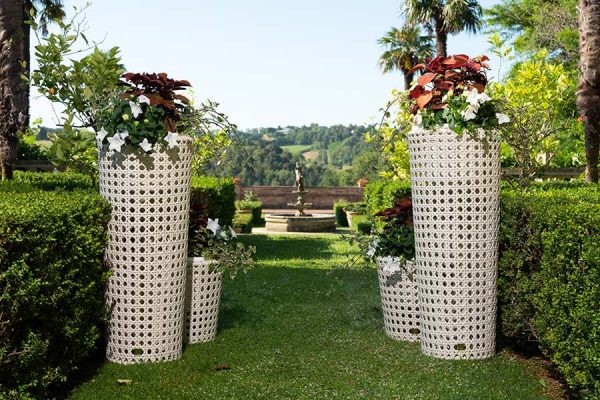 DFN-srl-luxury-outdoor-furniture-wezen-lounge-vases