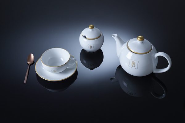 Hand painted monogram logo pure gold – porcelain tea set
