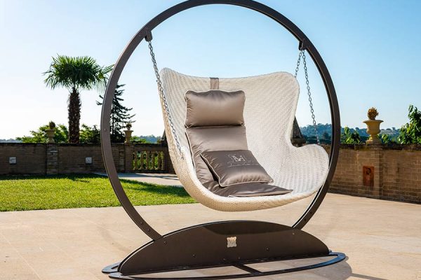 DFN-luxury-outudoor-furniture-aldebaran-resin-swingchair-front