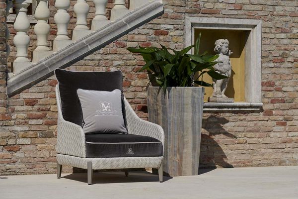 DFN-luxury-outdoor-furniture-laurus-armchair-vase